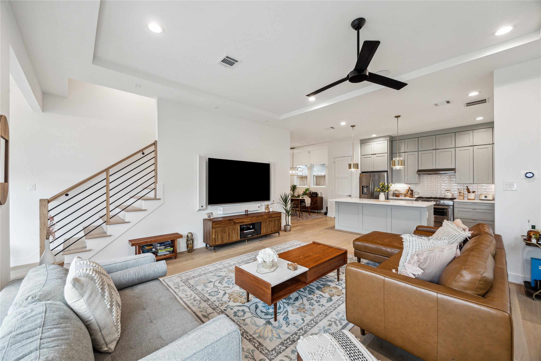 2012 Welch Street Houston, TX 77019 - Photo 4 of 16 Gallery Image 4