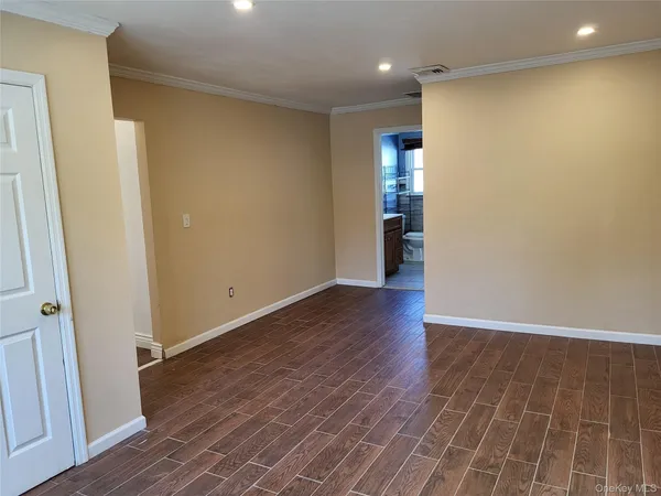 $4,000 | 20 Scott Drive, Middletown, NY 10941