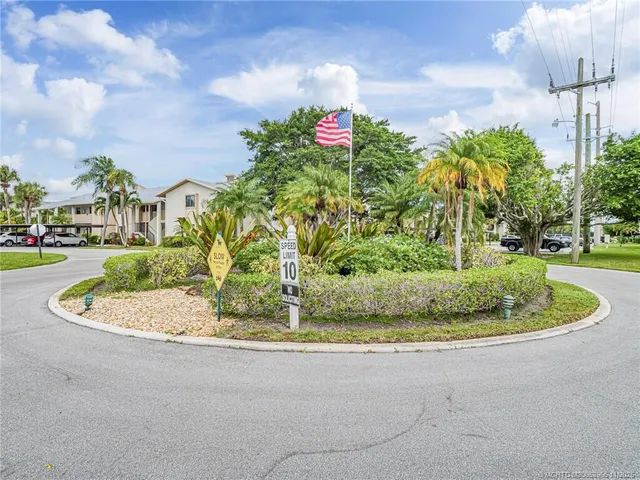 $197,500 | 3001 Southeast Birmingham Drive, Unit 908, Stuart, FL 34994