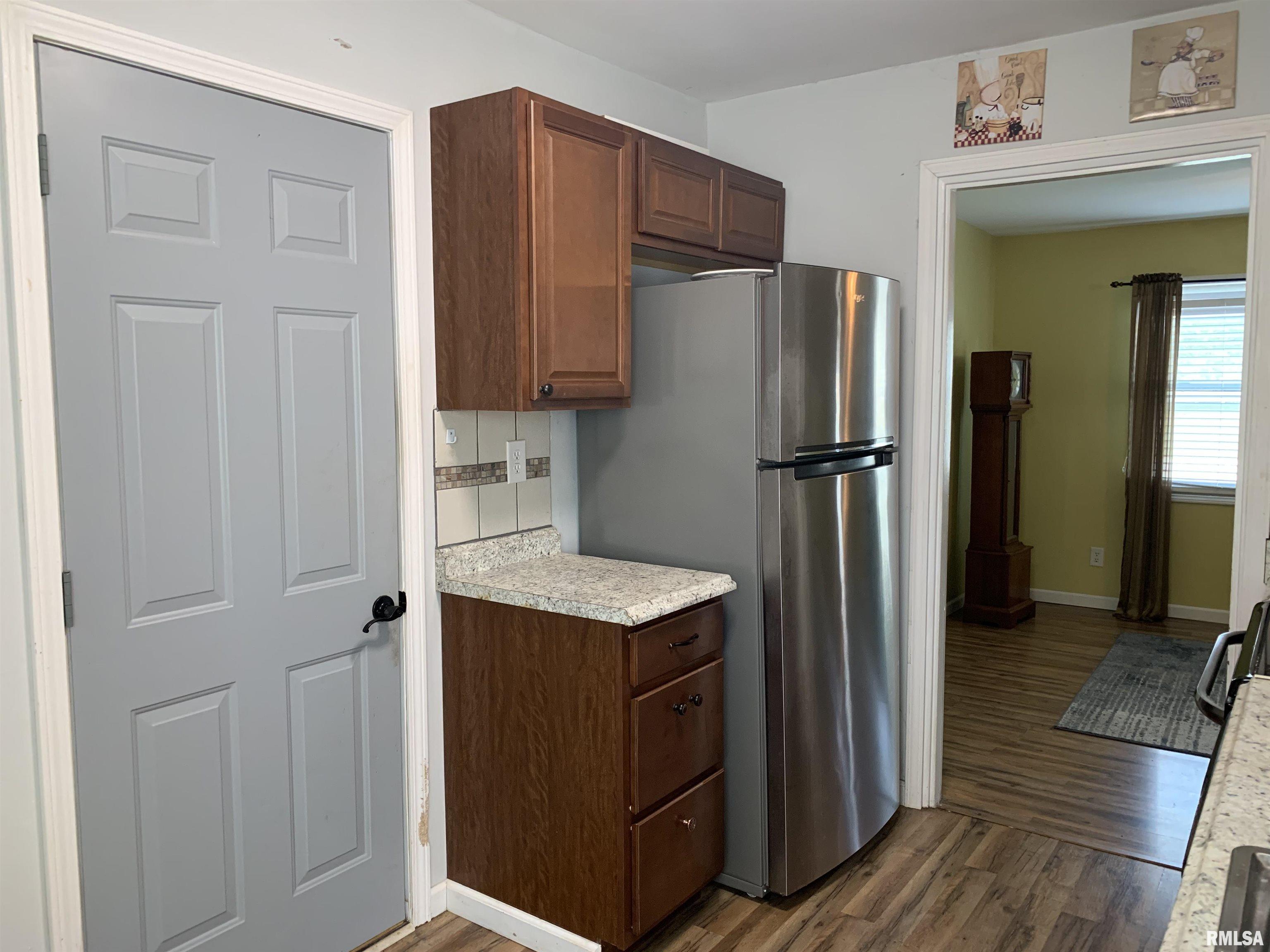 1323 South 6th Street Quincy, IL 62301 - Photo 3 of 15