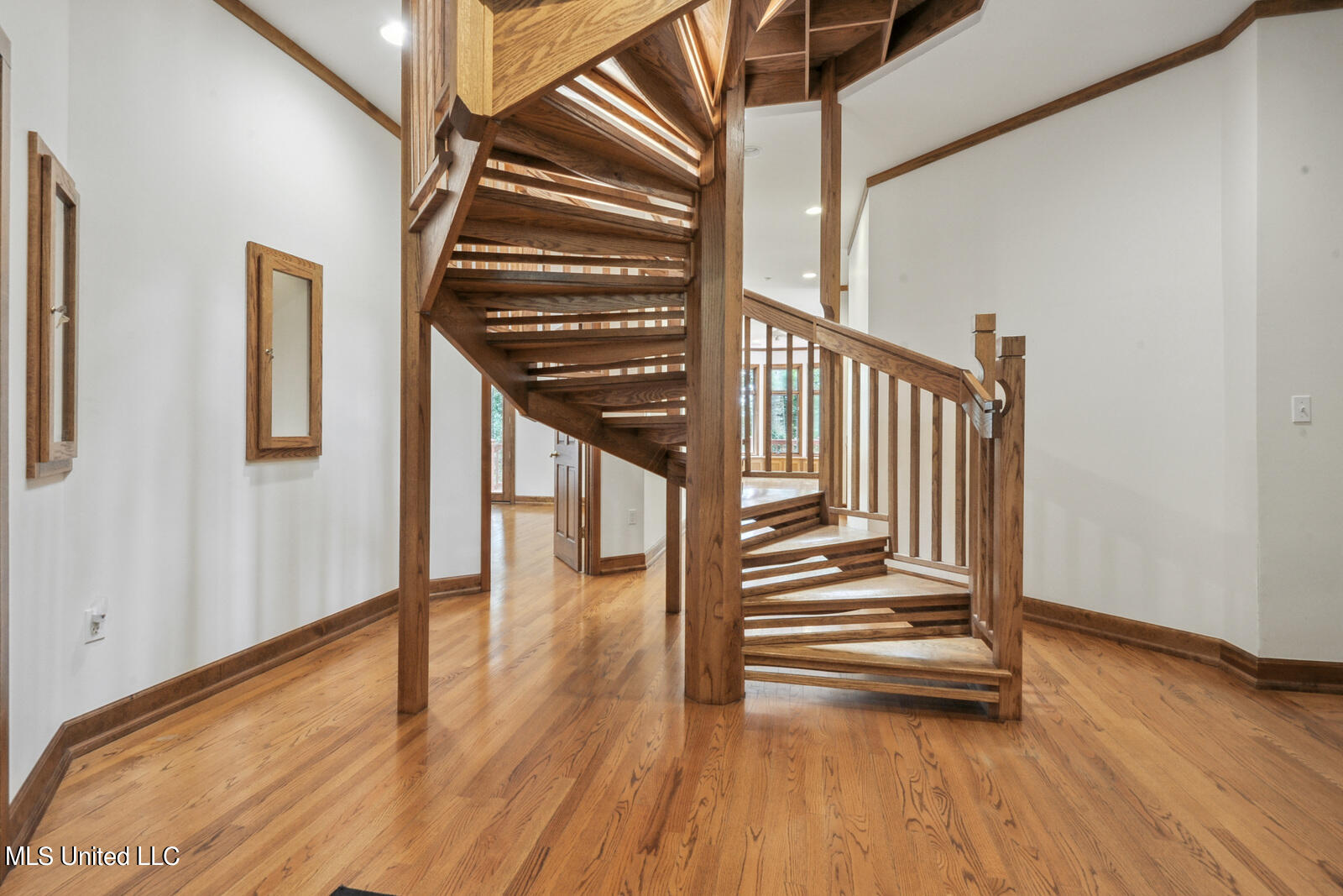 9177 Ridge Road Gulfport, MS 39503 - Photo 9 of 56 Foyer