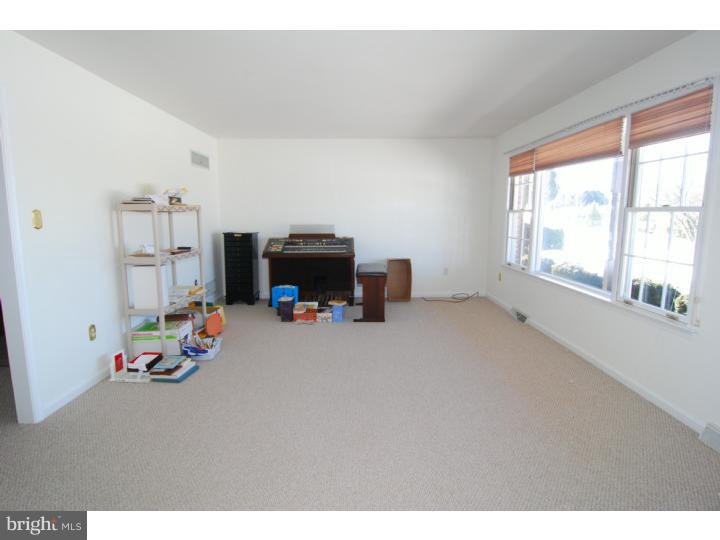 1081 Hilltop Road Leesport, PA 19533 - Photo 2 of 17 Gallery Image 2