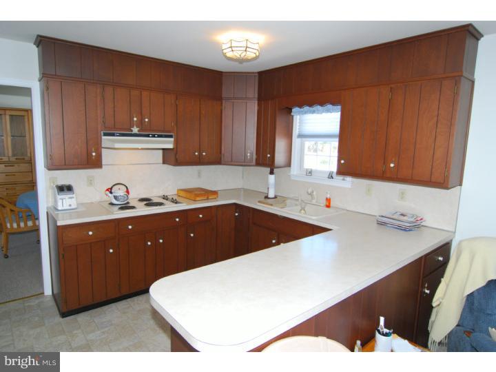 1081 Hilltop Road Leesport, PA 19533 - Photo 4 of 17 Gallery Image 4
