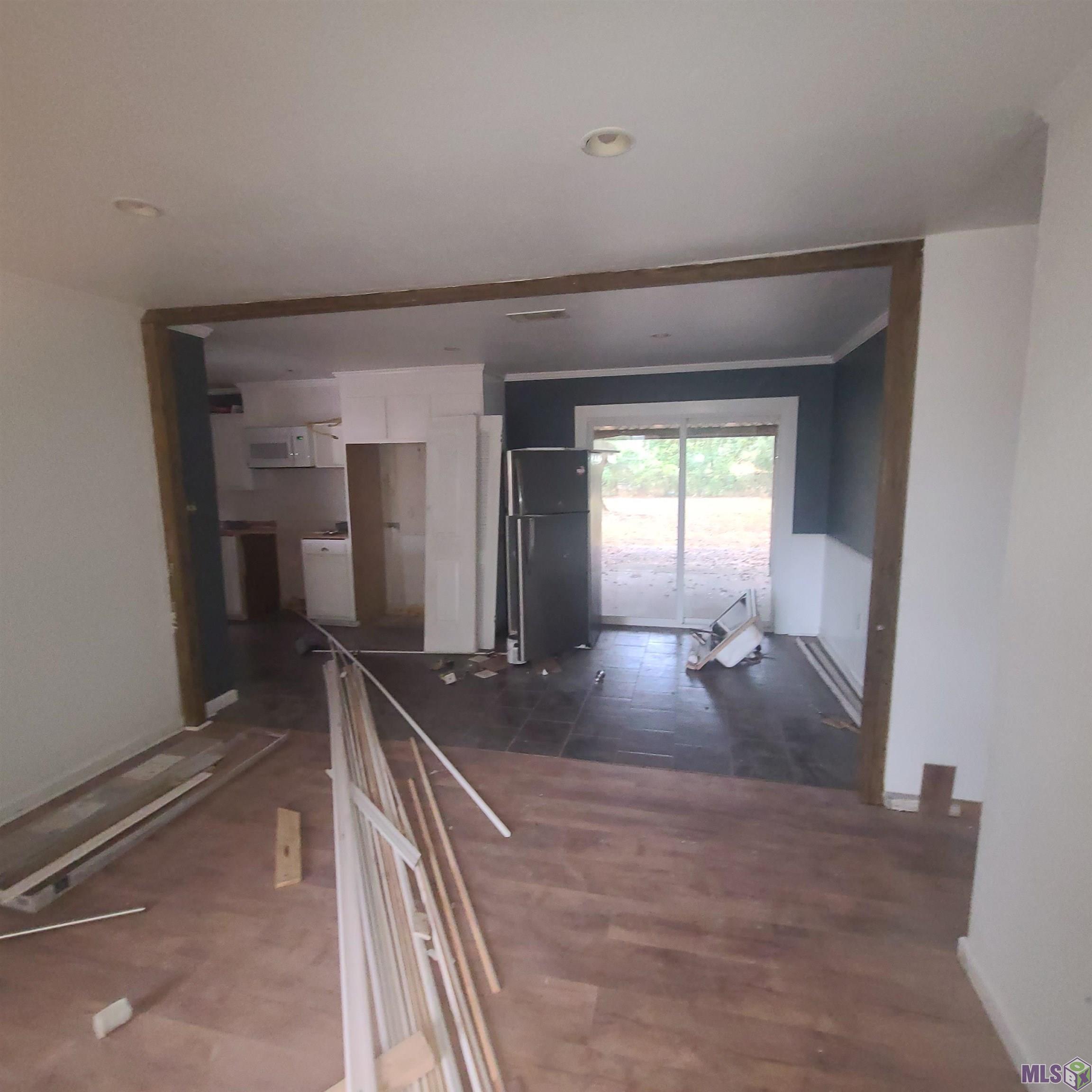 9001 Kingcrest Parkway Baton Rouge, LA 70810 - Photo 2 of 5