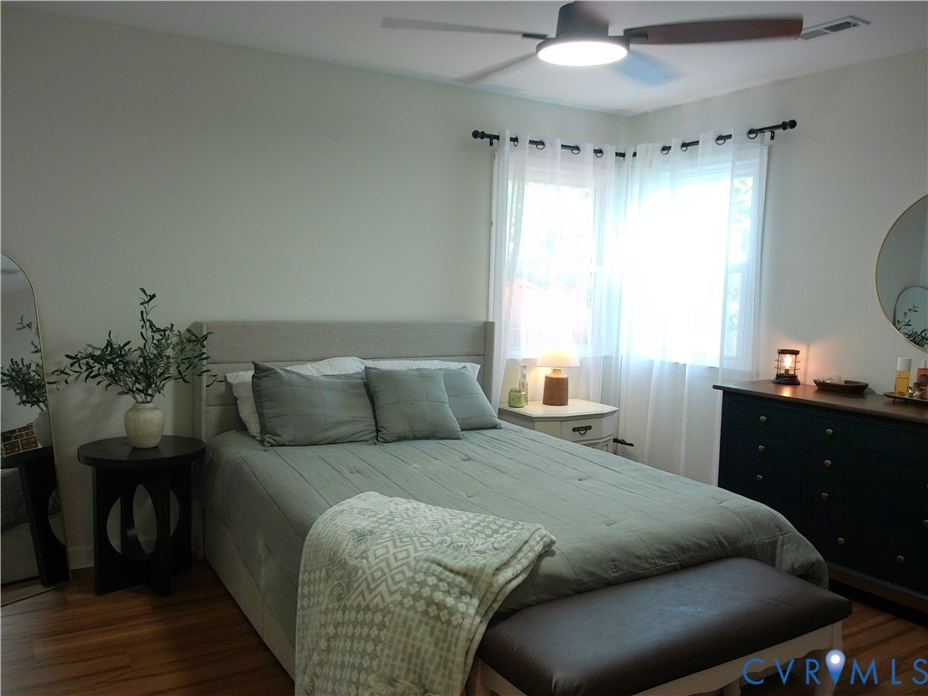 3284 Chickahominy Road Toano, VA 23168 - Photo 16 of 26 Hardwood-finish flooring, corner windows with curt