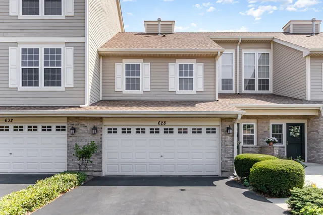 $389,900 | 628 Belmont Lane, Carol Stream, IL 60188