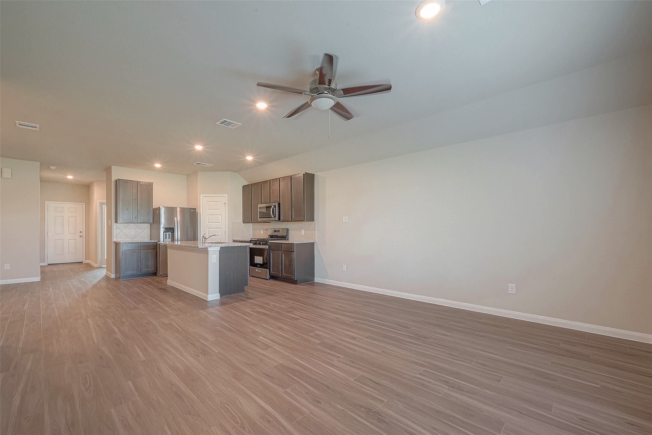 5318 Briana Dee Drive Rosharon, TX 77583 - Photo 12 of 37