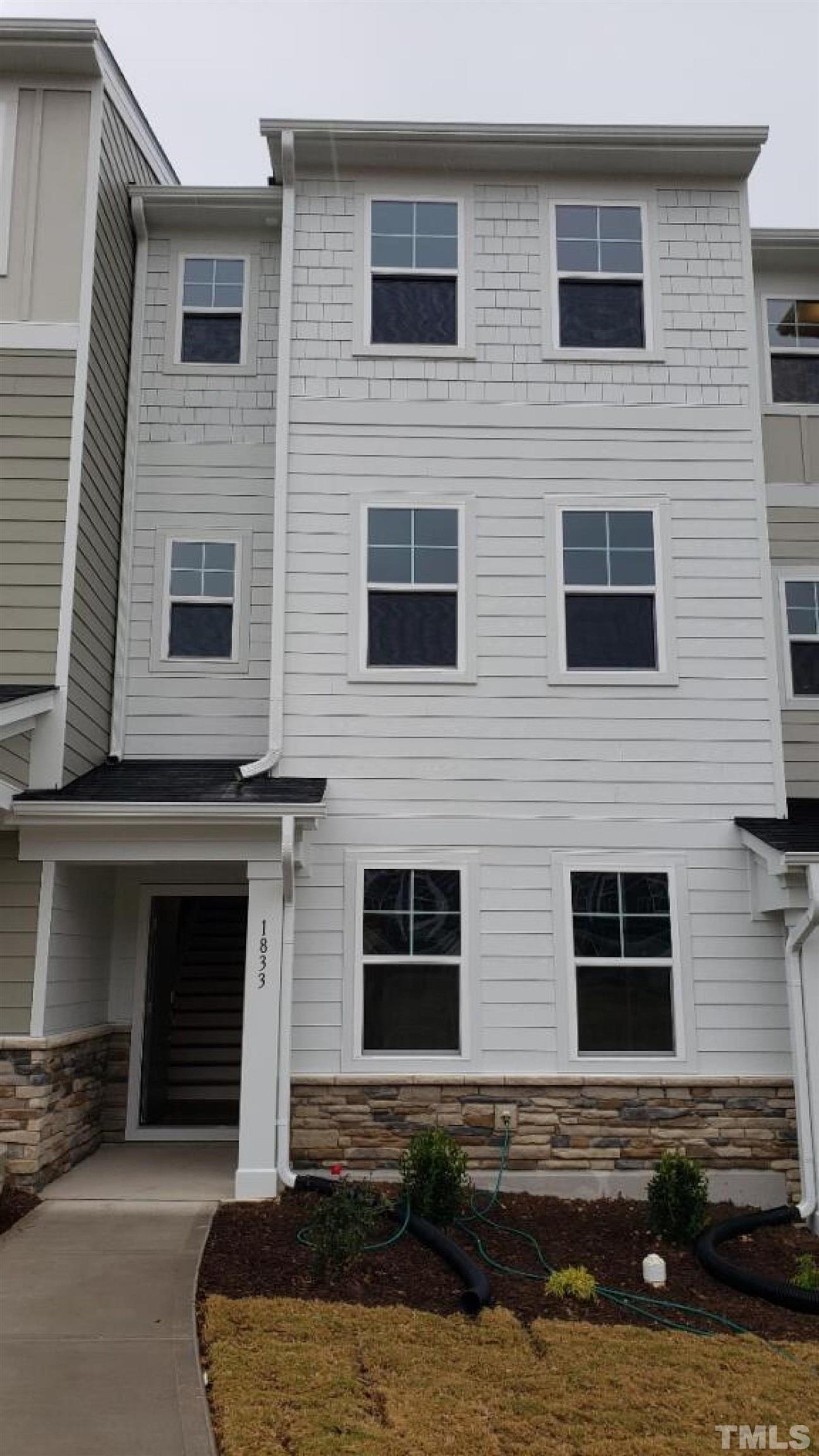 1833 Joscara Lane, Unit 1833 Apex, NC 27502 - Photo 2 of 37