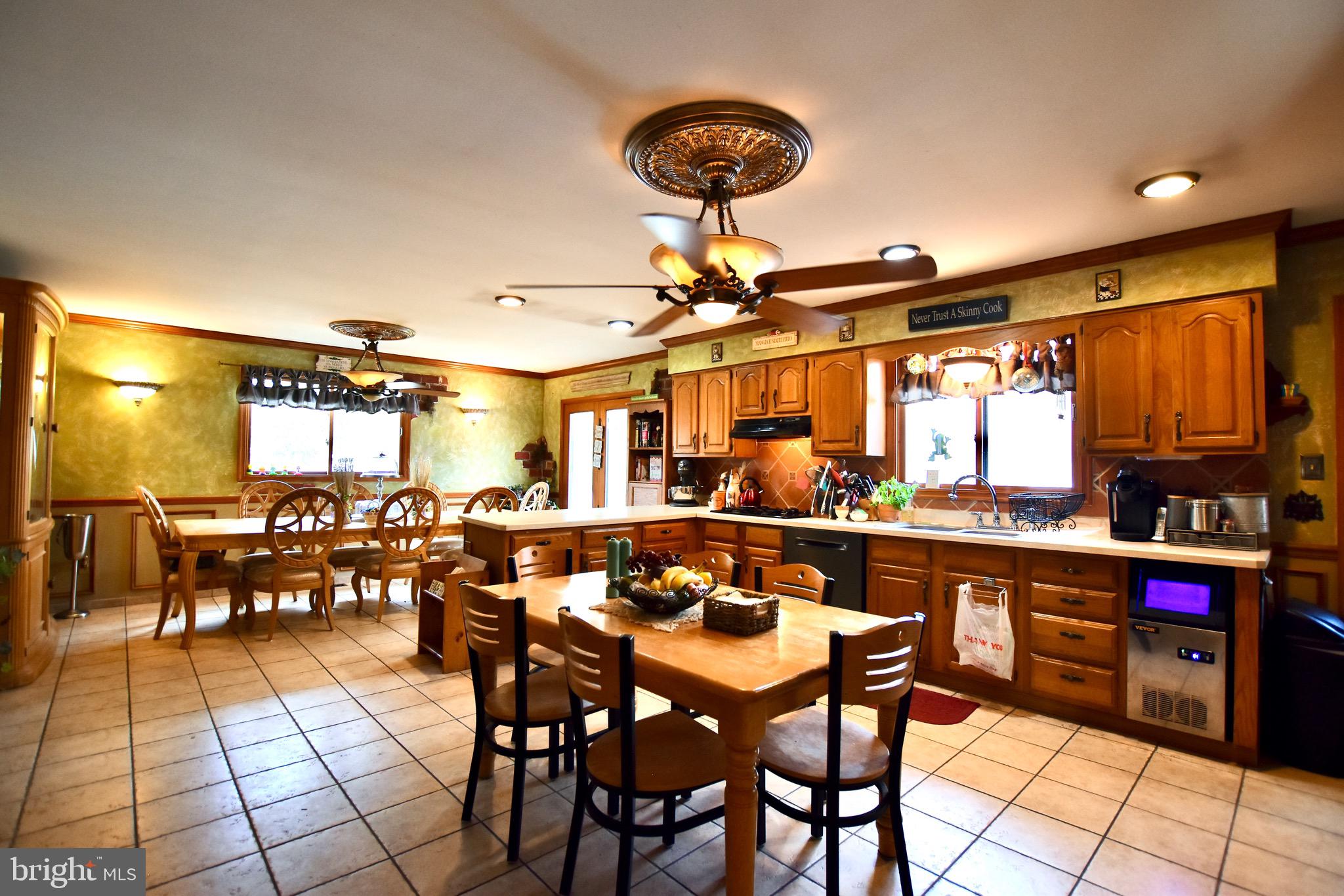 109 Hunter Drive Newfield, NJ 08344 - Photo 12 of 36 Super Spacious Kitchen