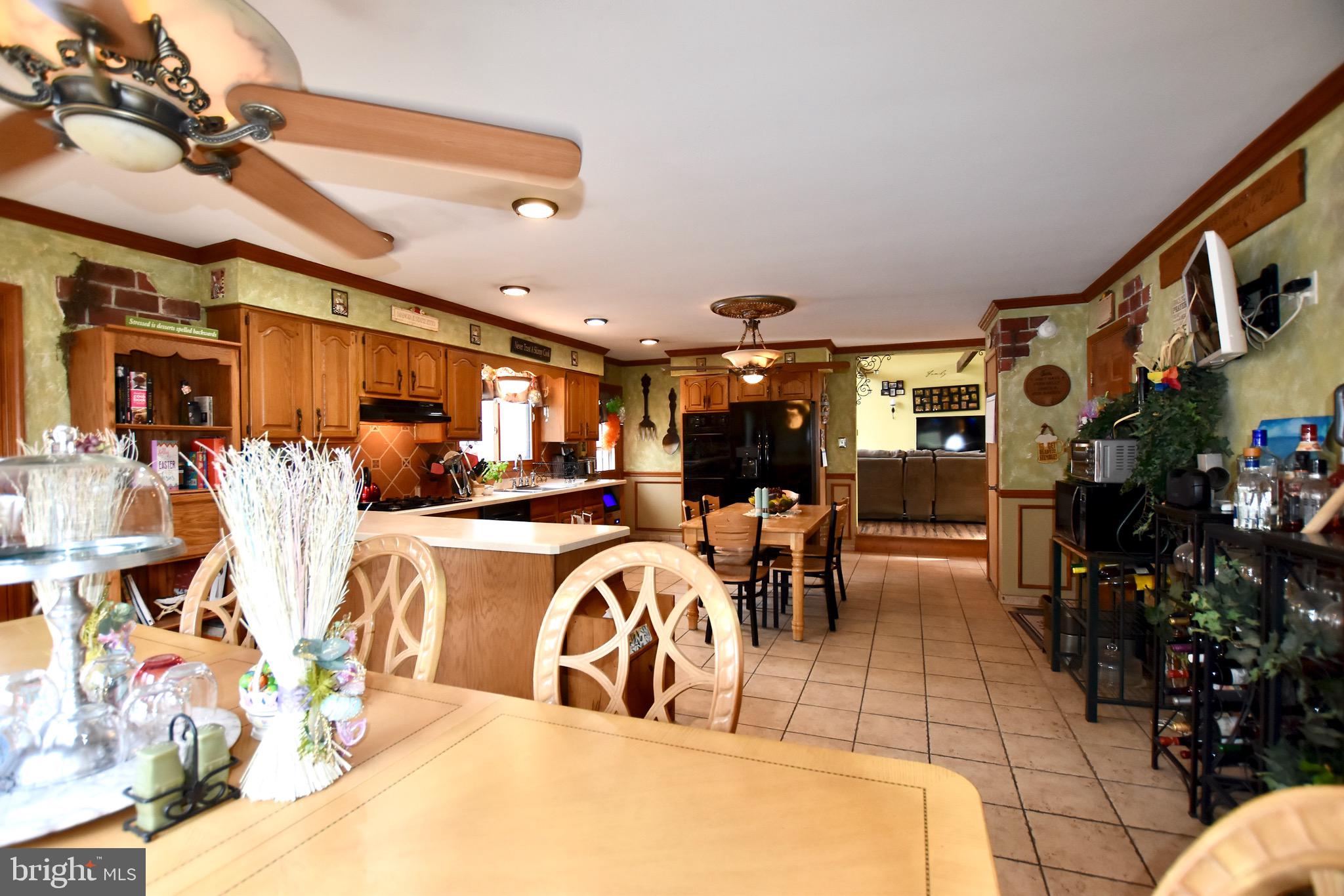 109 Hunter Drive Newfield, NJ 08344 - Photo 13 of 36 Super Spacious Kitchen