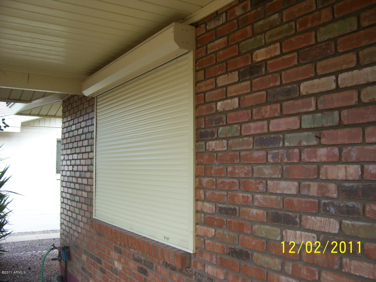 Roller shades