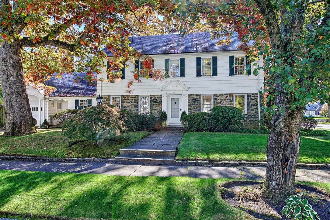 41 Wingate Road Providence, RI 02906 - Photo 3 of 48 Gallery Image 3