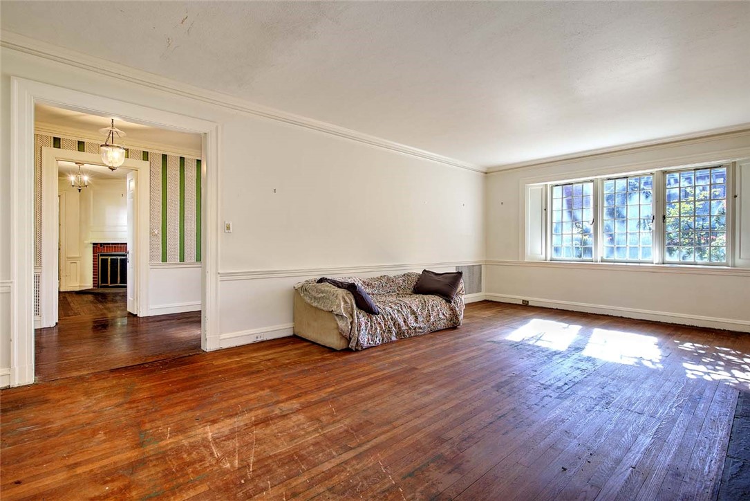 41 Wingate Road Providence, RI 02906 - Photo 9 of 48 Gallery Image 9