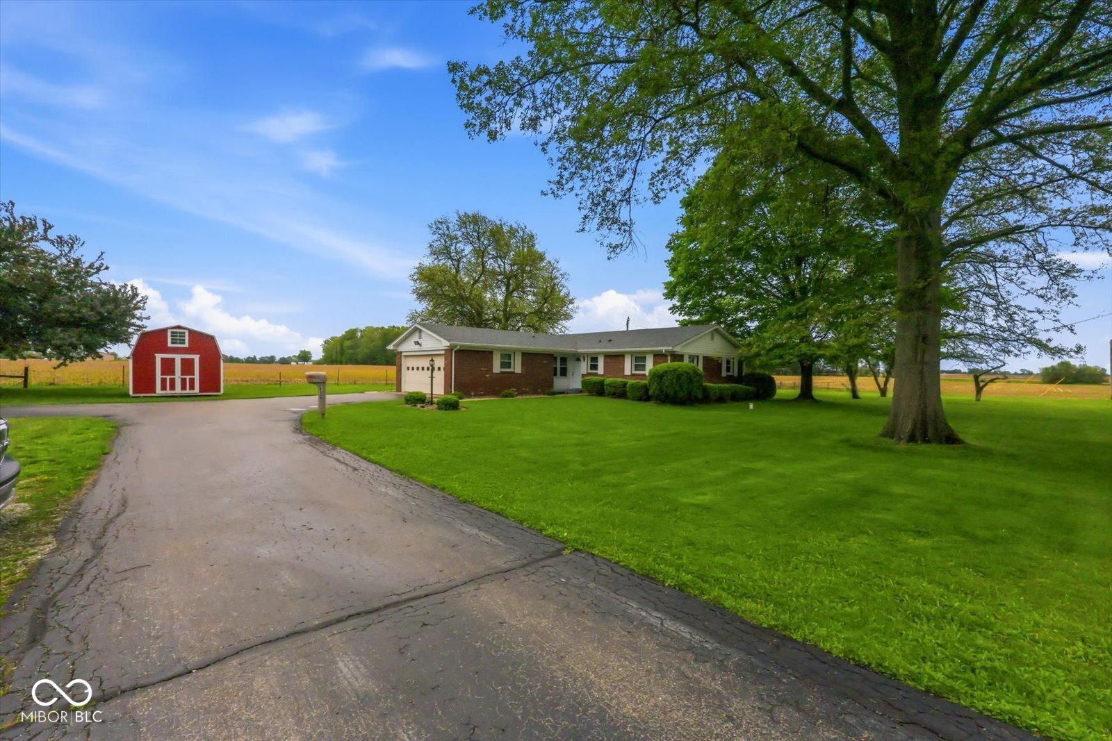 1598 South Thompson Road Shelbyville, IN 46176 - Photo 3 of 32