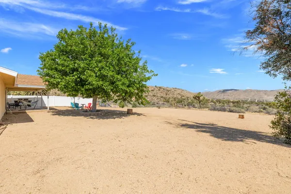 $2,500 | 56034 Desert Gold Drive, Yucca Valley, CA 92284