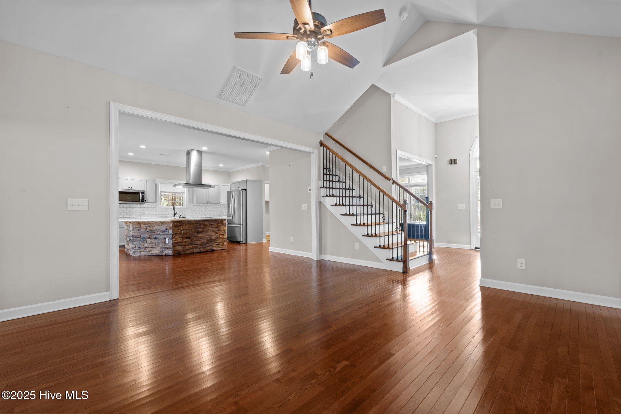 604 Wildwood Road Aberdeen, NC 28315 - Photo 10 of 38 Living Room
