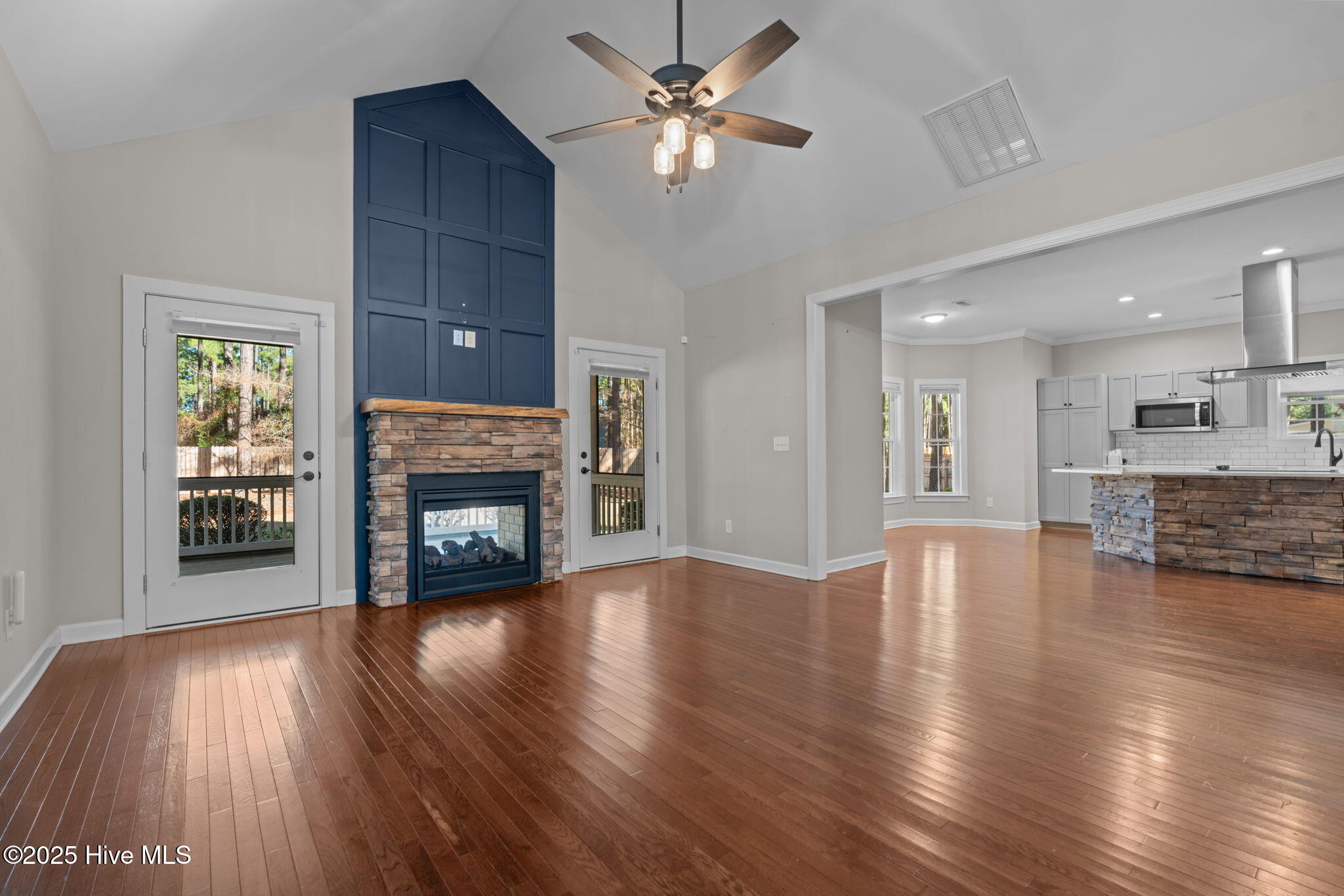 604 Wildwood Road Aberdeen, NC 28315 - Photo 8 of 38 Living Room