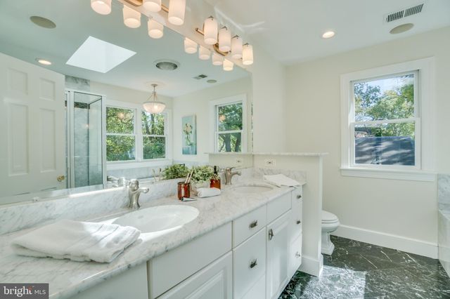 $1,350,000 | 11 East Chapman Street, Alexandria, VA 22301