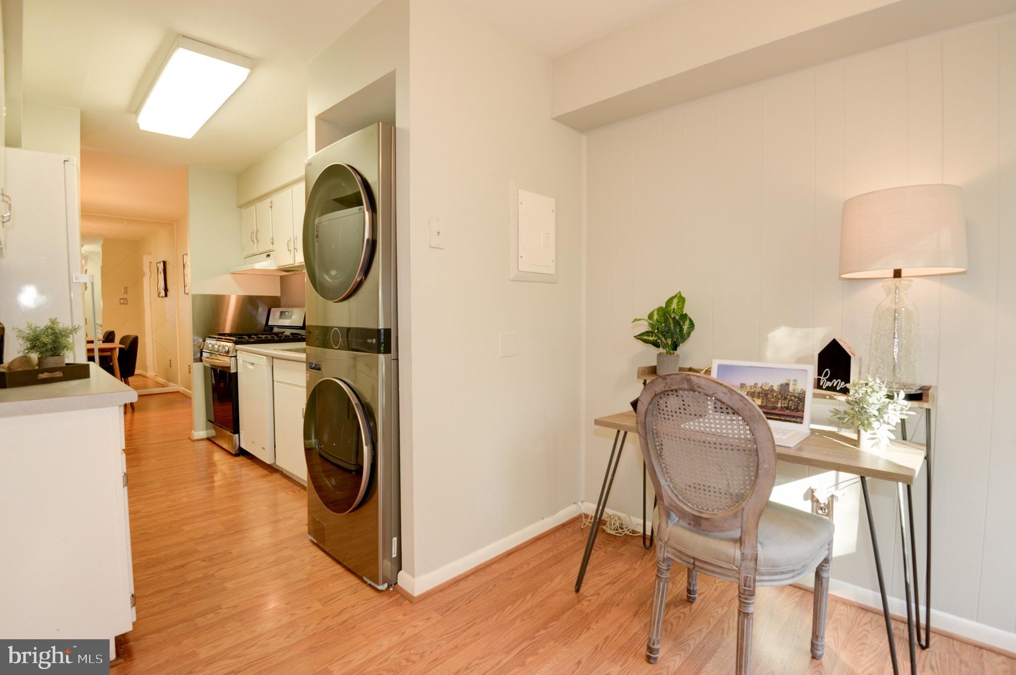 11220 Chestnut Grove Square, Unit 11220222 Reston, VA 20190 - Photo 14 of 29 Gallery Image 14
