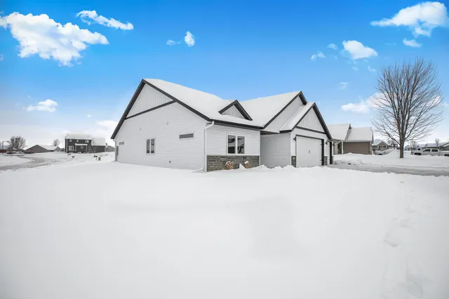 $487,000 | 1303 Iris Lane East, St. Joseph, MN 56374