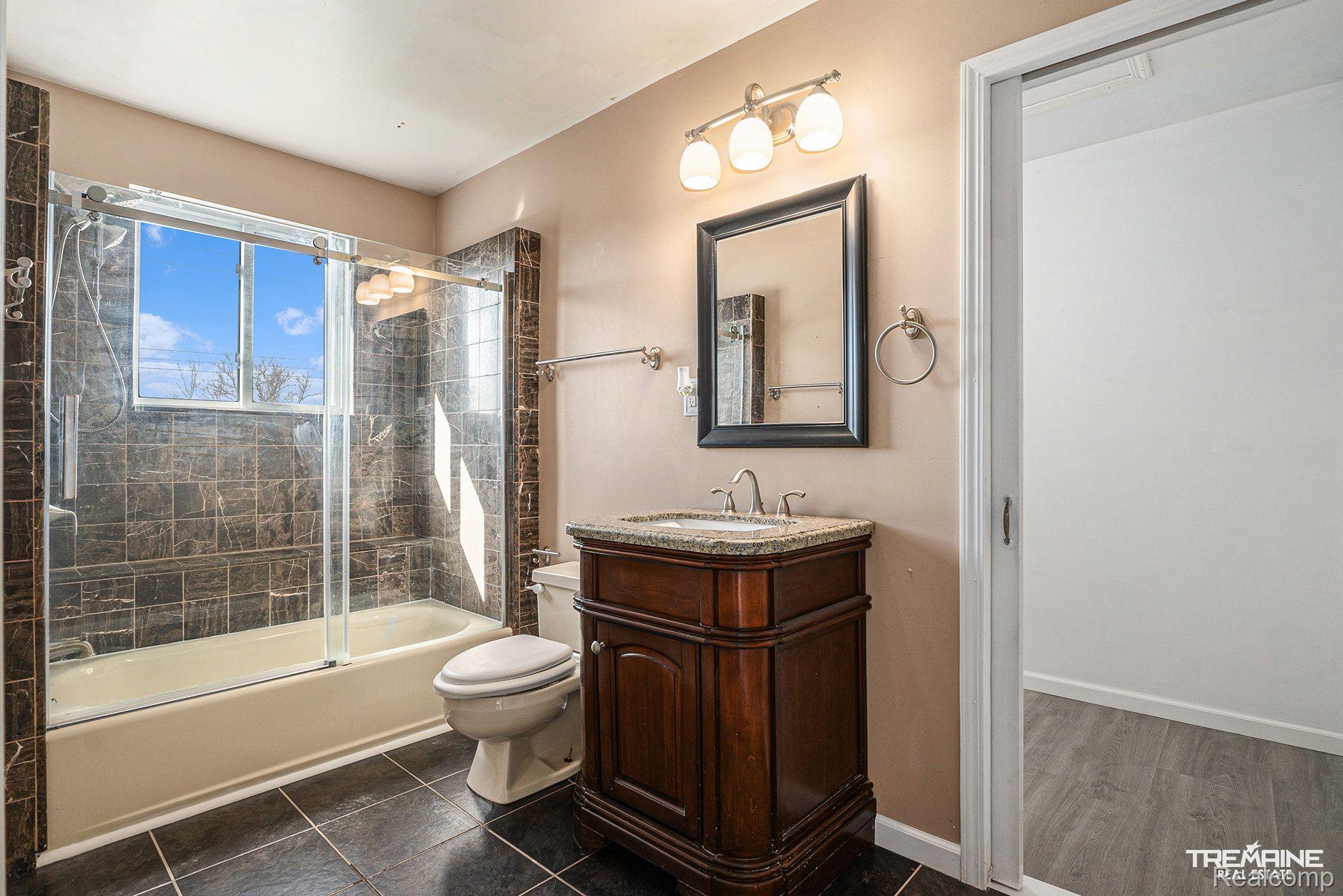 3473 West Ray Road Grand Blanc, MI 48439 - Photo 19 of 29 In law Upstairs Bathroom