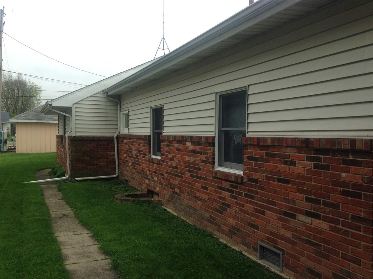 2102 Wolfs Point Drive Rochester, IN 46975 - Photo 11 of 21