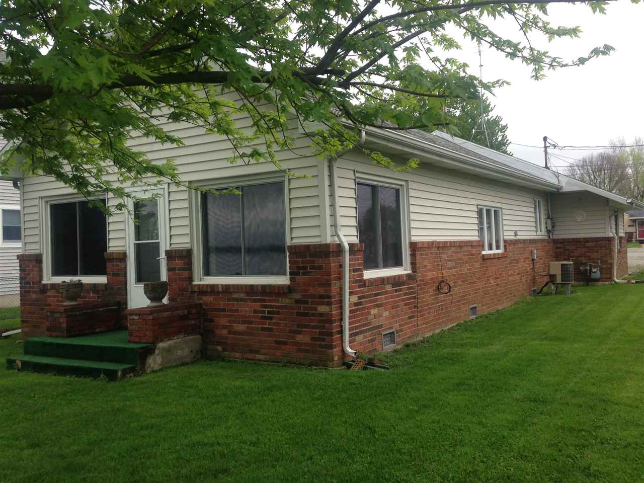 2102 Wolfs Point Drive Rochester, IN 46975 - Photo 9 of 21