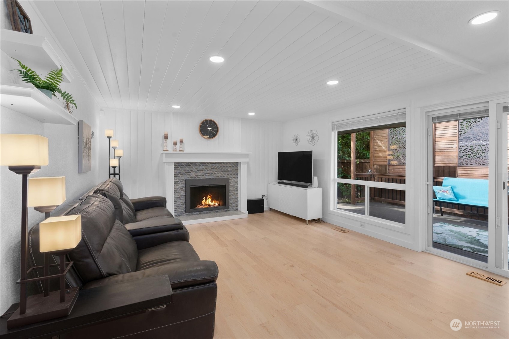 9933 Northeast 204th Place Bothell, WA 98011 - Photo 14 of 40 Gallery Image 14