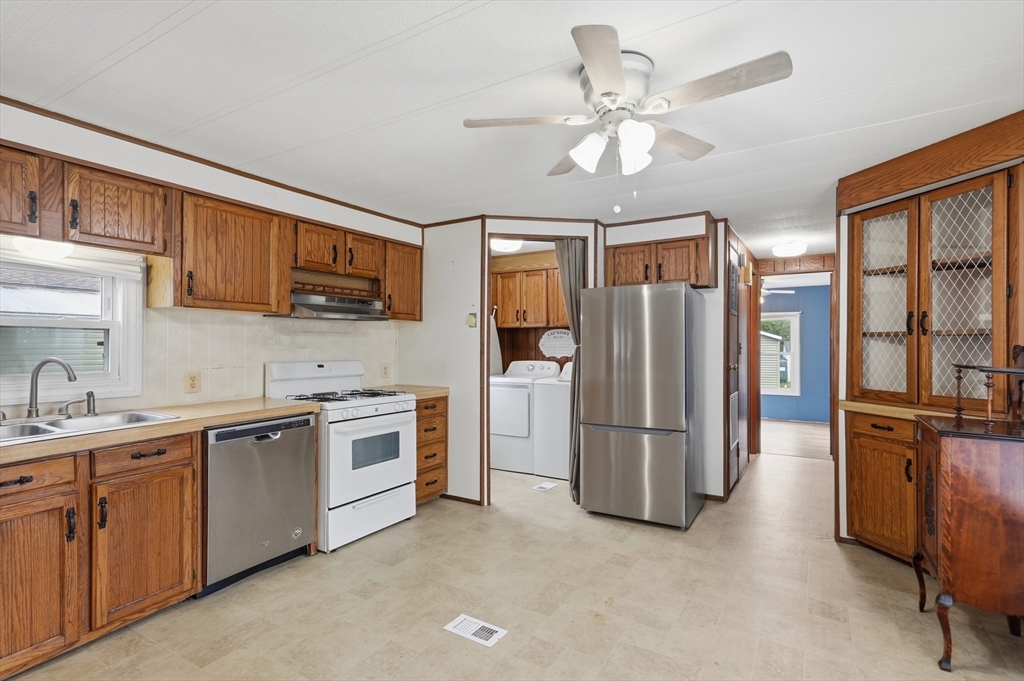25 Groton School Road, Unit 29 Ayer, MA 01432 - Photo 8 of 21