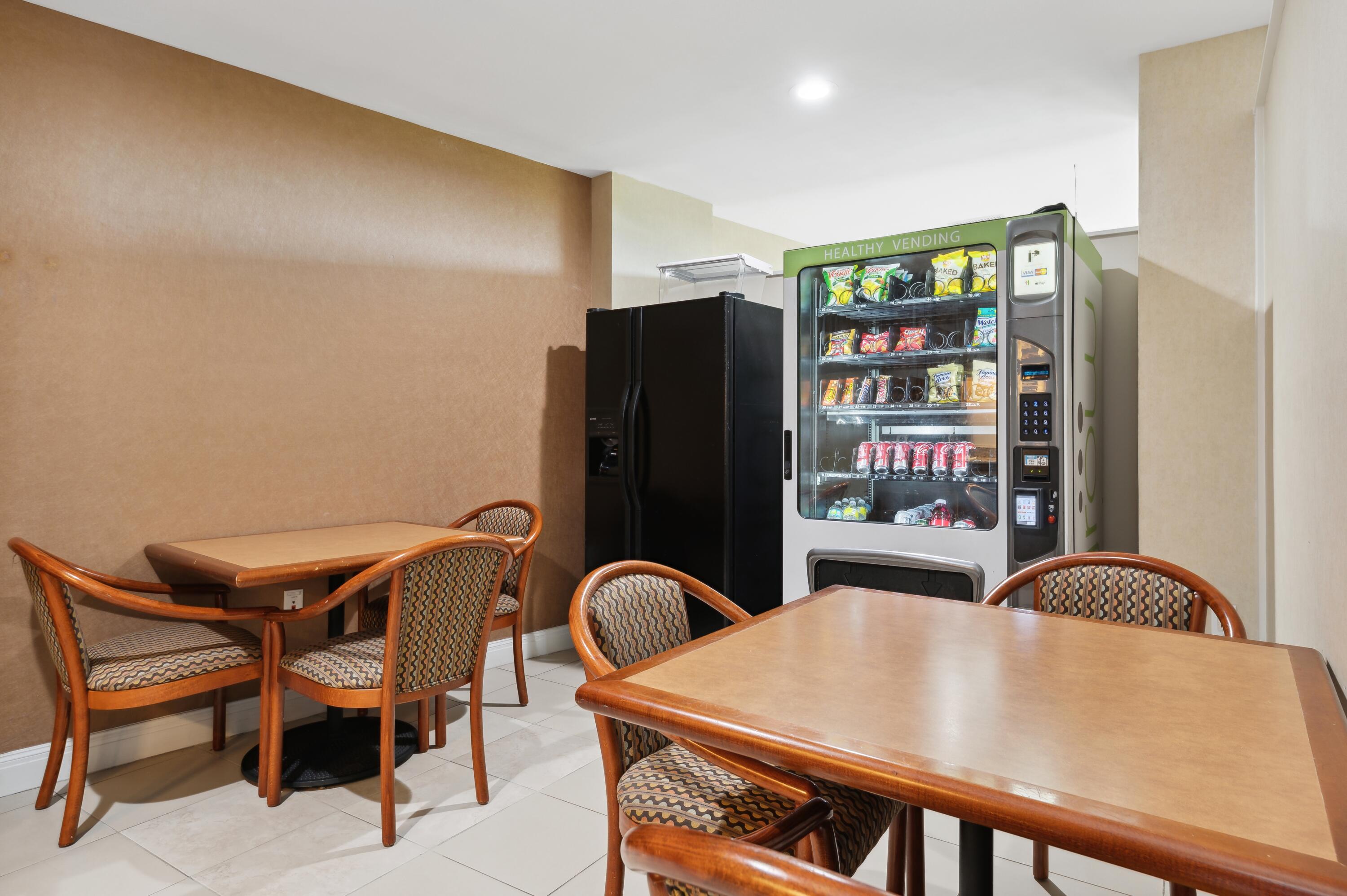 3000 North Ocean Drive, Unit 8A Singer Island, FL 33404 - Photo 28 of 53 10. Card Room w Vending and Ice