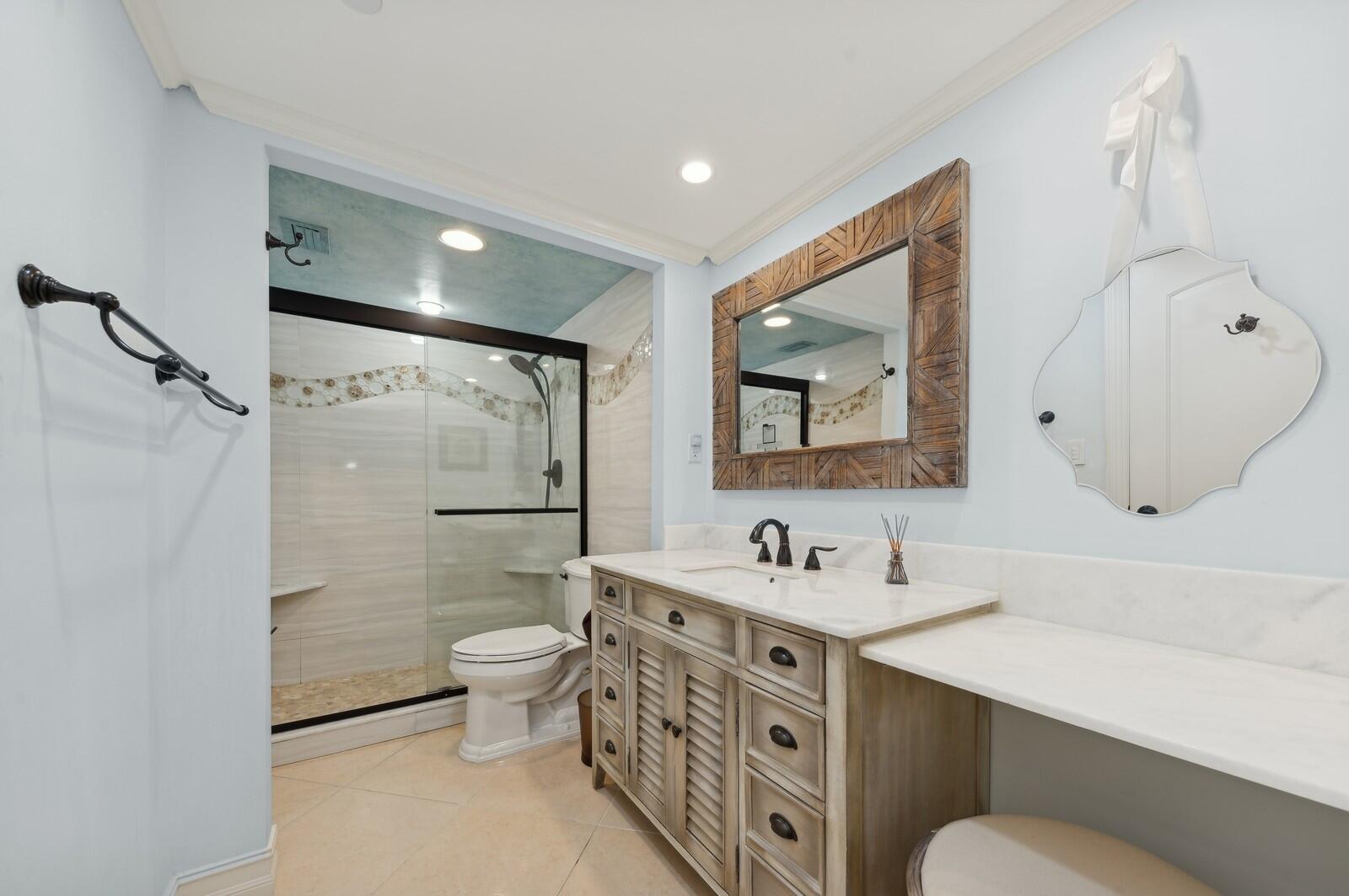 3000 North Ocean Drive, Unit 8A Singer Island, FL 33404 - Photo 10 of 53 Primary Bath