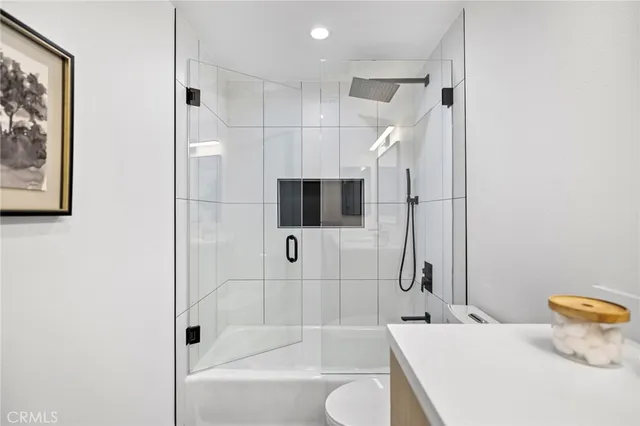 $1,750,000 | 558 Vista Flora, Newport Beach, CA 92660