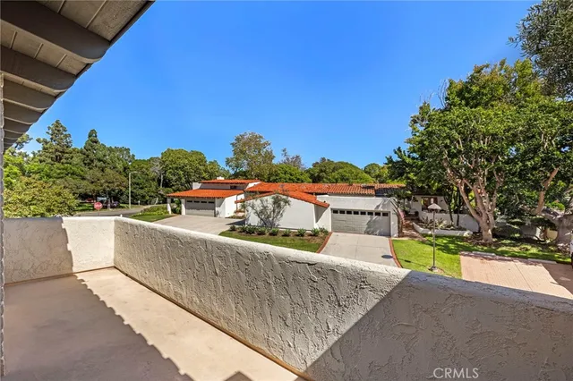 $1,750,000 | 558 Vista Flora, Newport Beach, CA 92660
