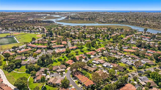 $1,750,000 | 558 Vista Flora, Newport Beach, CA 92660