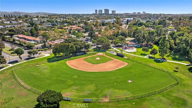 $1,750,000 | 558 Vista Flora, Newport Beach, CA 92660