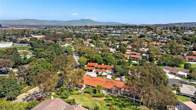 $1,750,000 | 558 Vista Flora, Newport Beach, CA 92660