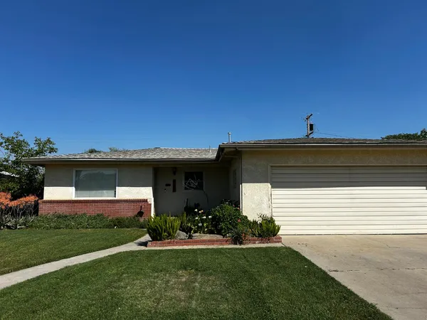 $405,000 | 636 North Newton Drive, Dinuba, CA 93618
