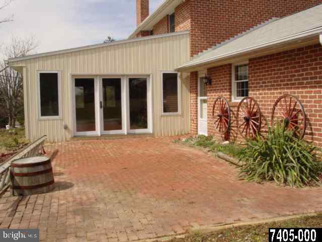 491 Valley Road Jacobus, PA 17407 - Photo 3 of 25 Gallery Image 3