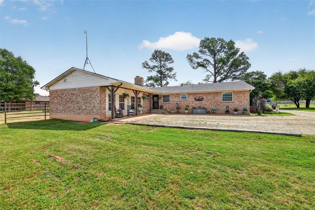 1102 Old Base Road Aurora, TX 76078 - Photo 3 of 37