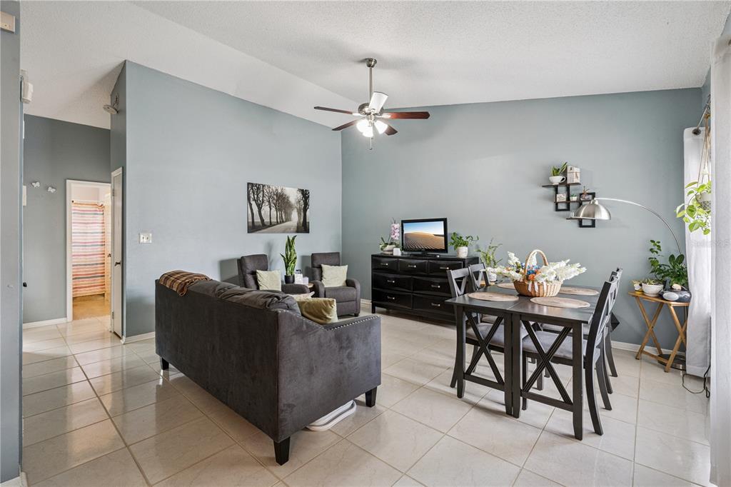 518 Torrey Avenue Altamonte Springs, FL 32714 - Photo 12 of 27 a living room with furniture and a window