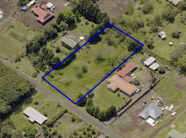an aerial view of a tennis court