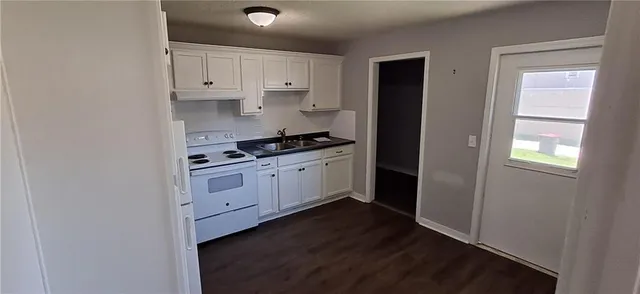 $1,200 | 2416 Jules Street, St. Joseph, MO 64501