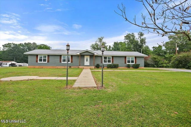 $220,000 | 1154 Walker Road, Terry, MS 39170