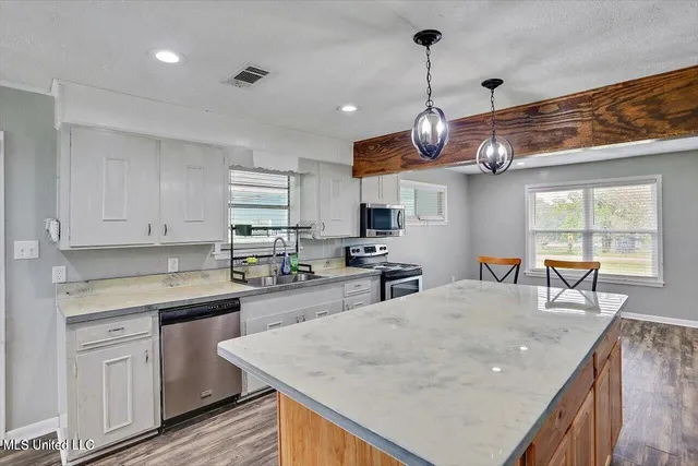 $220,000 | 1154 Walker Road, Terry, MS 39170