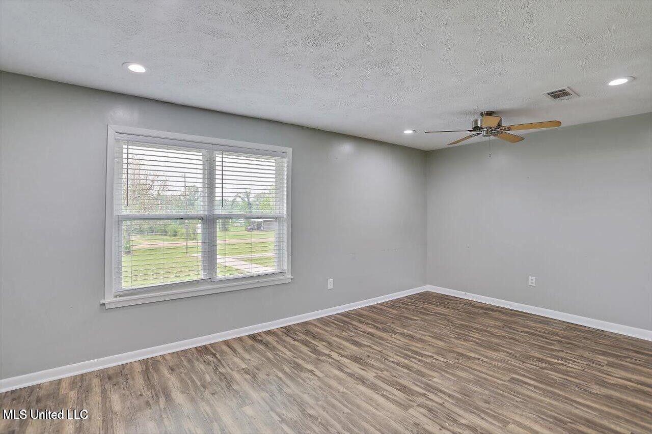 1154 Walker Road Terry, MS 39170 - Photo 15 of 30 image