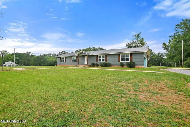 $220,000 | 1154 Walker Road, Terry, MS 39170
