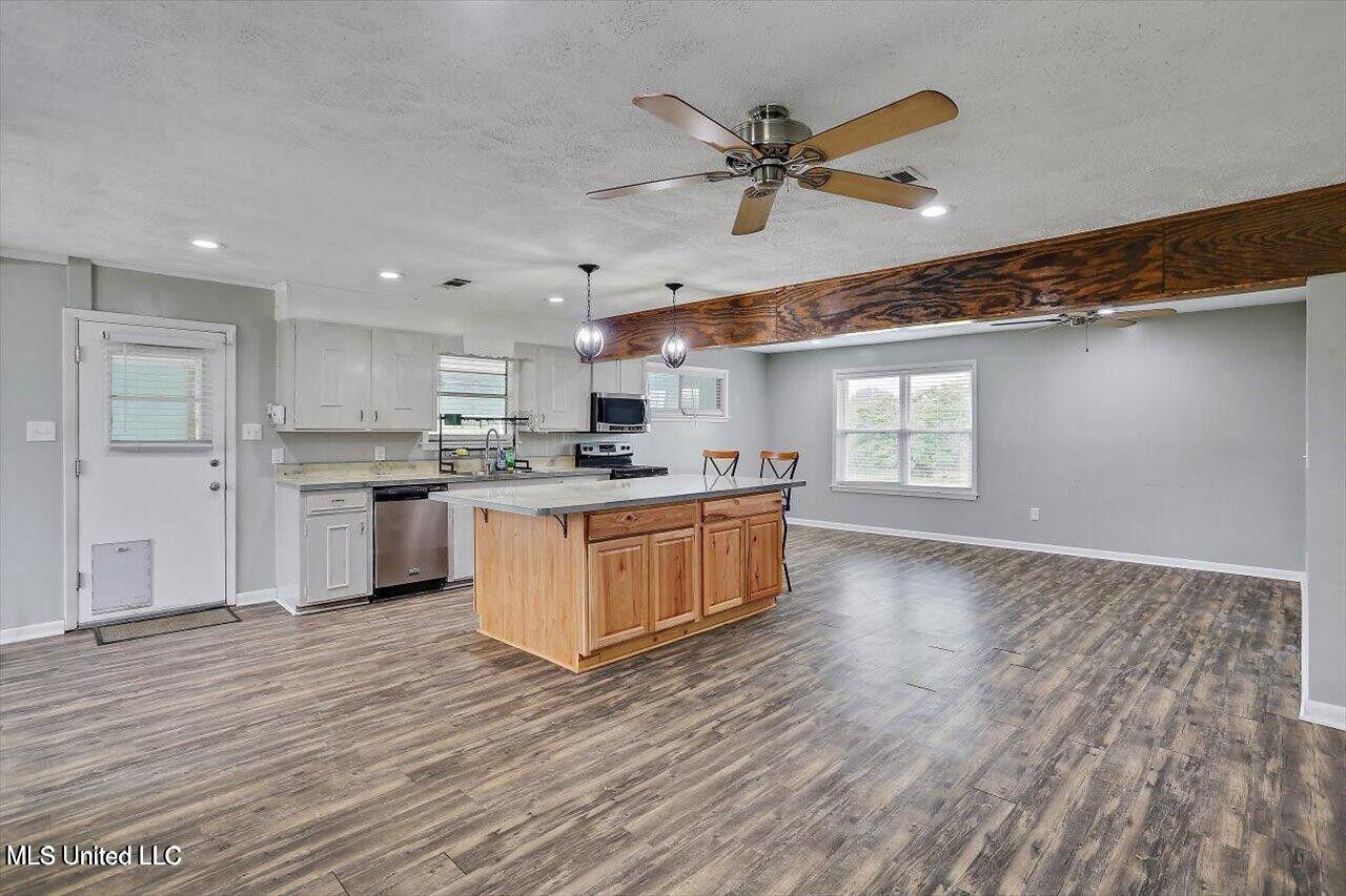 1154 Walker Road Terry, MS 39170 - Photo 8 of 30 image