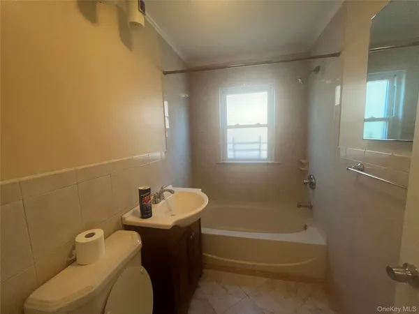 $3,200 | 4212 Monticello Avenue, Unit 1 | Wakefield