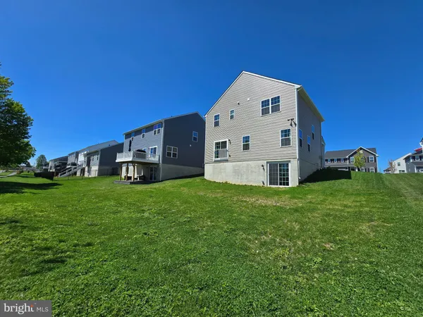 $570,000 | 1174 Woodmont Lane, Catasauqua, PA 18032