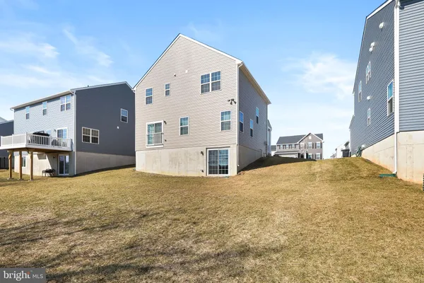 $589,000 | 1174 Woodmont Lane, Catasauqua, PA 18032